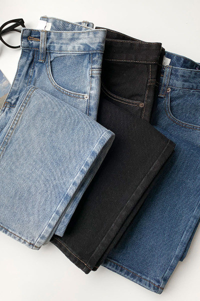 Taskute ja kõrge vöökohaga naiste teksad