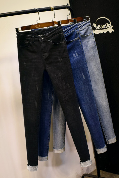 Rebenenud motiividega naiste teksapükste uus mudel - kõrge vöökoht