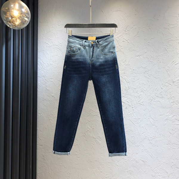 Naiste vabaaja teksad taskutega