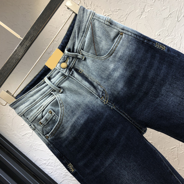 Naiste vabaaja teksad taskutega