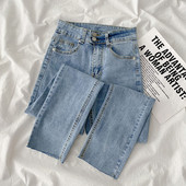 Moodne naiste teksapükste sirge taskutega mudel