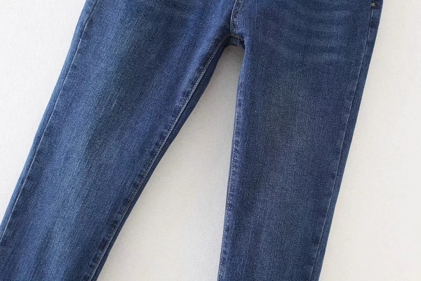 Дамски дънки втален и изчистен модел