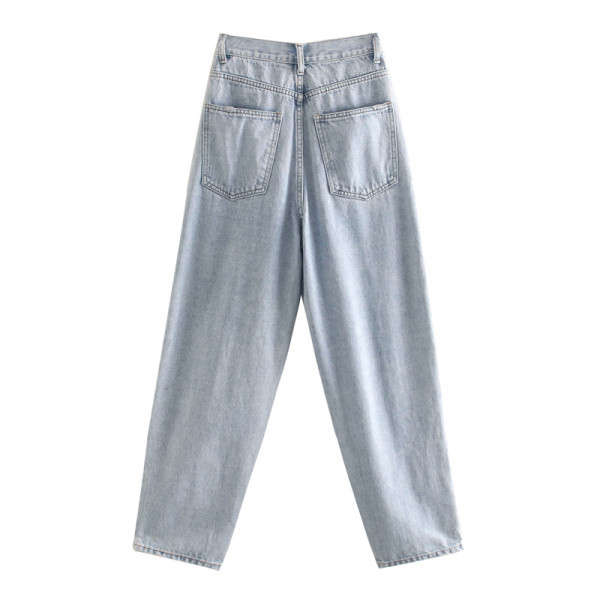 Γυναικεία καλοκαιρινά τζιν σε ανοιχτό χρώμα - ίσιο μοντέλο