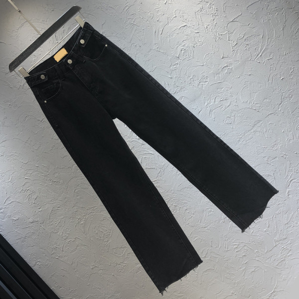 Γυναικεία μαύρα τζιν με ψηλή μέση και τσέπες