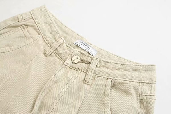 Φαρδύ μοντέλο καθημερινά τζιν σε μπεζ χρώμα 