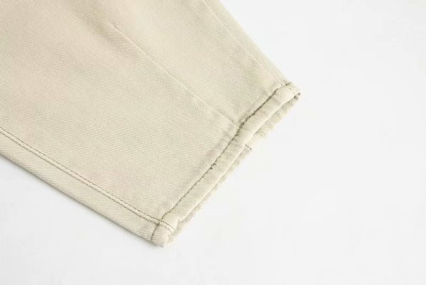 Φαρδύ μοντέλο καθημερινά τζιν σε μπεζ χρώμα 