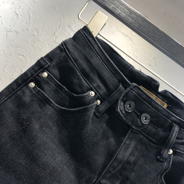 Γυναικεία casual τζιν με σκισμένο σχέδιο και τσέπες σε μαύρο χρώμα