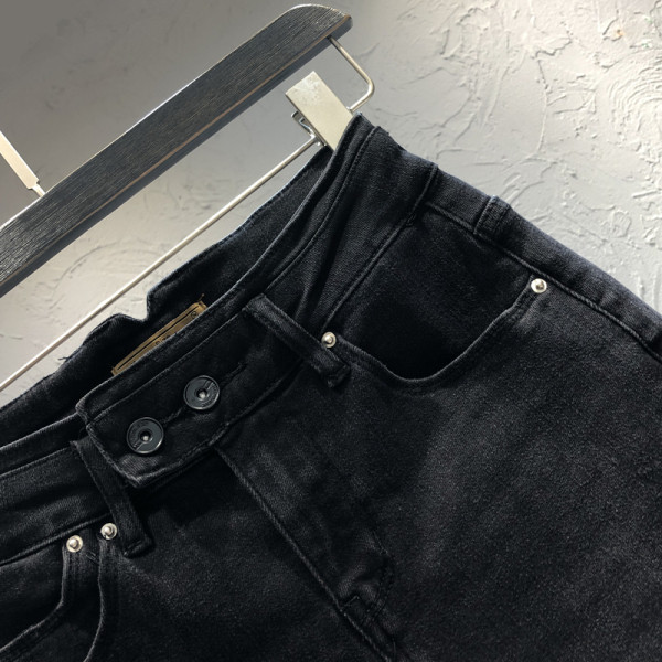 Γυναικεία casual τζιν με σκισμένο σχέδιο και τσέπες σε μαύρο χρώμα