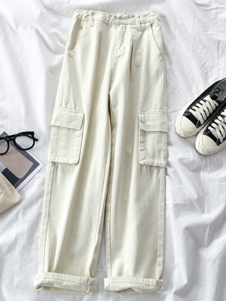 Γυναικεία φαρδιά τζιν με τσέπες