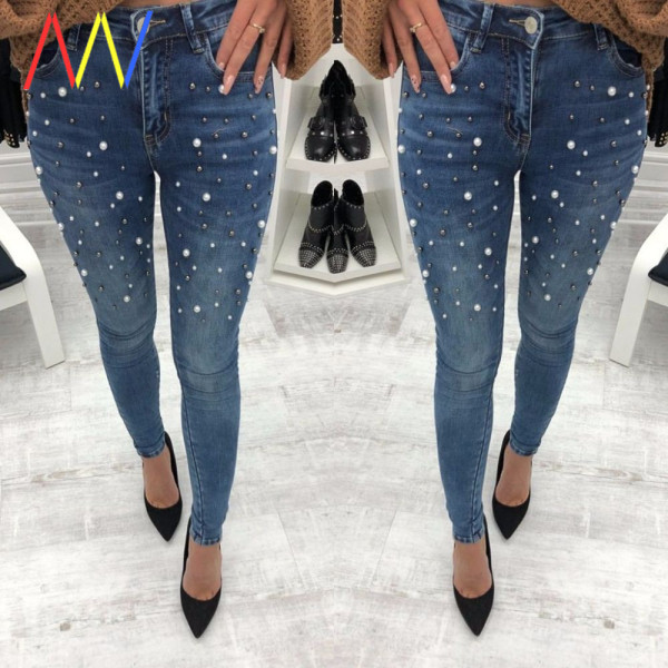 Μοντέρνα γυναικεία τζιν με πέρλες διακόσμηση