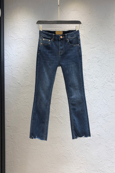 Tasku ja standardse vöökohaga naiste teksad, sinised