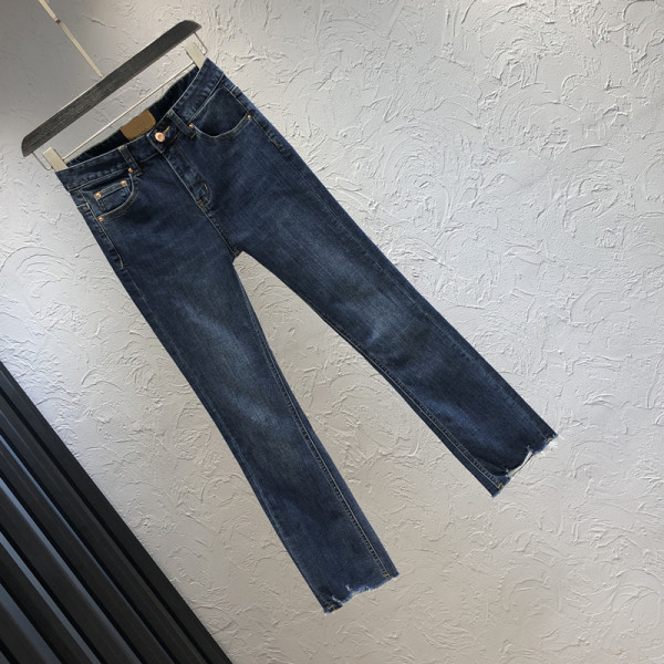 Tasku ja standardse vöökohaga naiste teksad, sinised