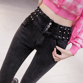 Γυναικεία τζιν με ψηλή μέση και τρουξ - μαύρο χρώμα