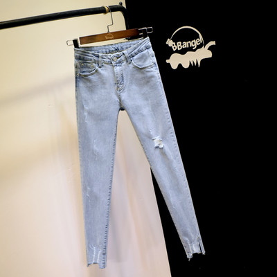 Дамски дънки Slim модел със скъсани мотиви