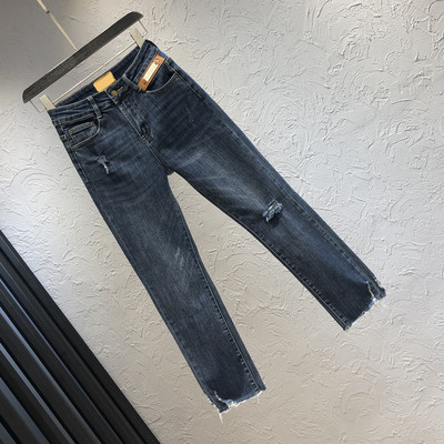 Rebenenud motiivi ja taskutega naiste vabaaja teksad