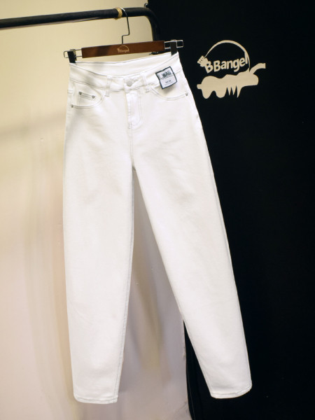 Νέο μοντέλο γυναικεία τζιν με υψηλή μέση σε λευκό και μπεζ χρώμα