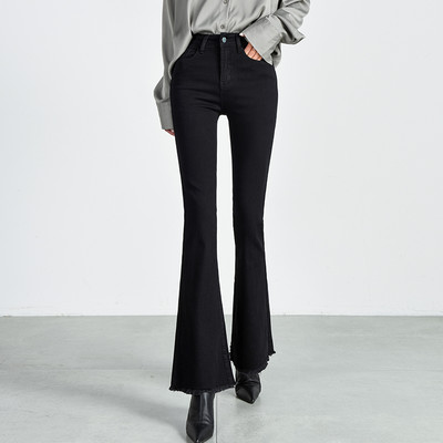 Γυναικεία τζιν και ψηλό γιακά