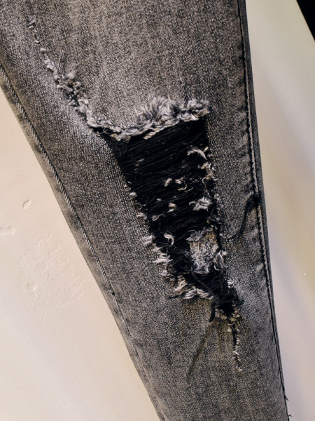 Naiste teksad Slim mudel rebenenud motiividega hall