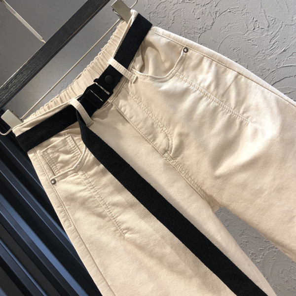 Uus kõrge vöökoha ja vööga naiste teksapükste mudel