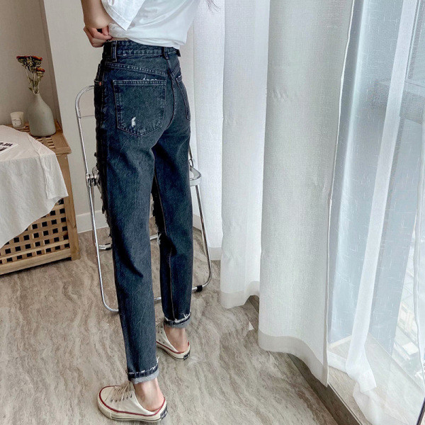 Naiste liibuv kõrge vöökohaga mudel