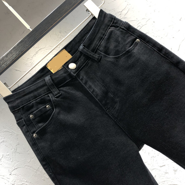 Ženske ležerne traperice s patentnim zatvaračima u crnoj boji