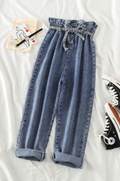 Naiste laiad teksad vöö ja nööpidega