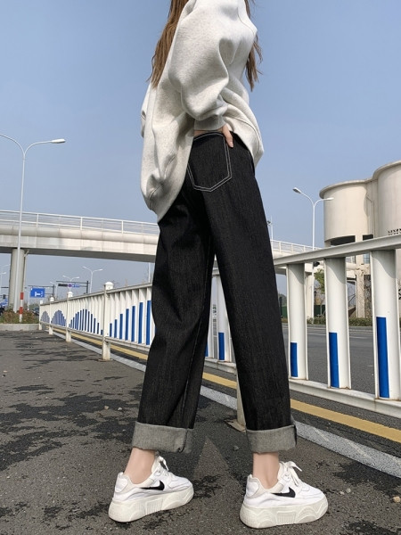 Γυναικείο casual τζιν  - κλασικό μοντέλο