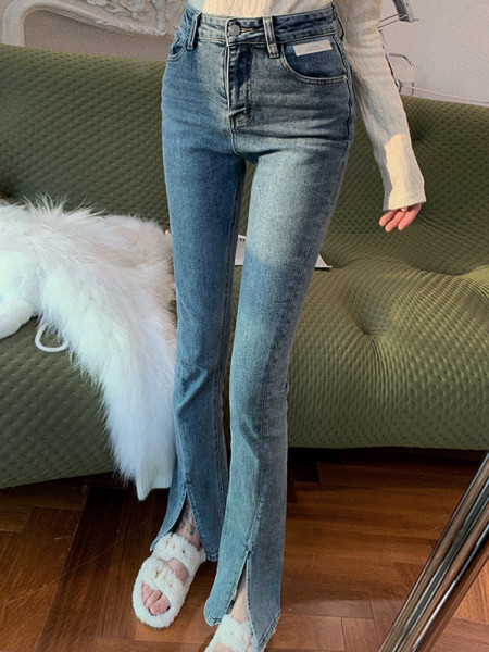 Γυναικεία μοντέρνα τζιν με ψηλή μέση και σχισμές