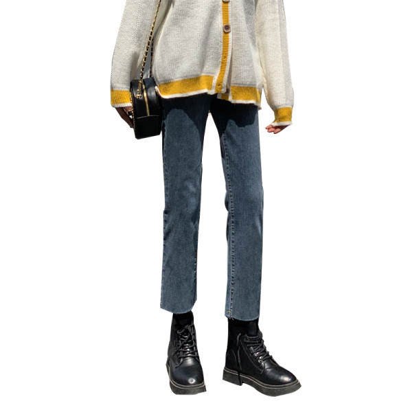 Naiste teksad – sirge kõrge vöökohaga mudel