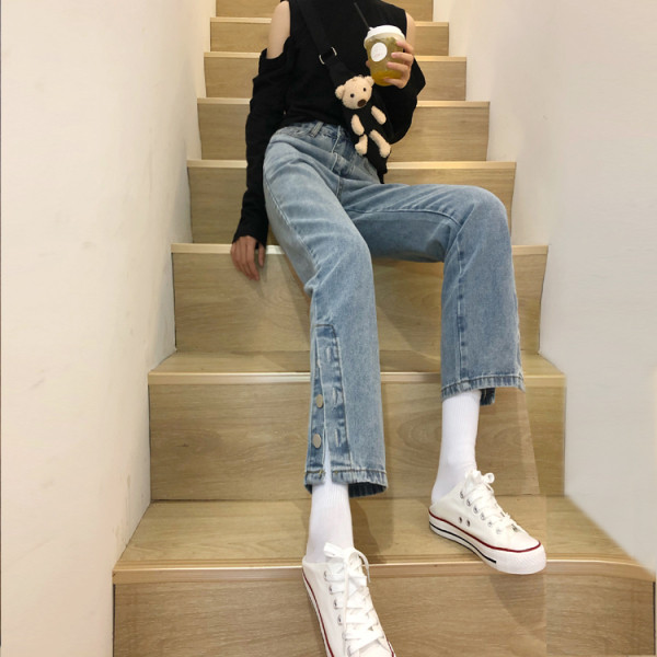 Νέο μοντέλο γυναικεία τζιν σε μπλε χρώμα