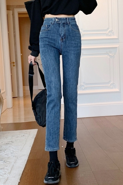 Moodsad nööbi ja kõrge vöökohaga naiste teksad