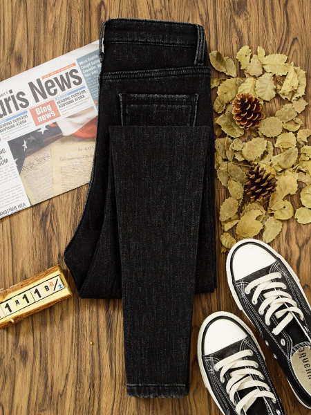 Moderne ženske traperice visokog struka u crnoj, sivoj i plavoj boji