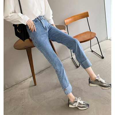 Актуални дамски дънки изчистен модел с висока талия