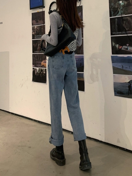 Sinise värvi lai naiste teksapükste mudel