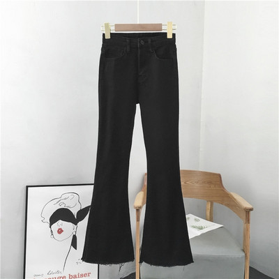 Μοντέρνα γυναικεία τζιν σε μαύρο χρώμα