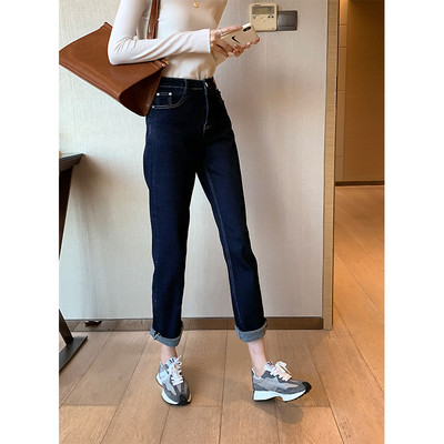 Moodsad tumesinised naiste teksad