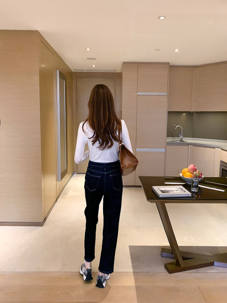 Moodsad tumesinised naiste teksad