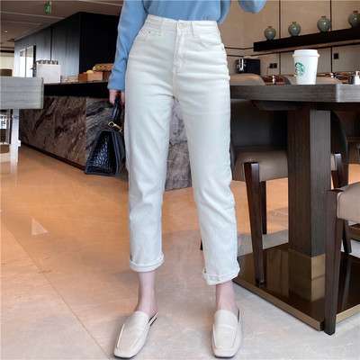 Moodsad naiste pikad taskutega teksad