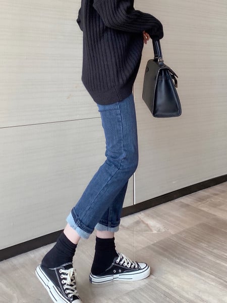 Moodsad naiste pikad taskutega teksad