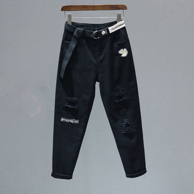 Дамски дънки със скъсани мотиви и бродерия