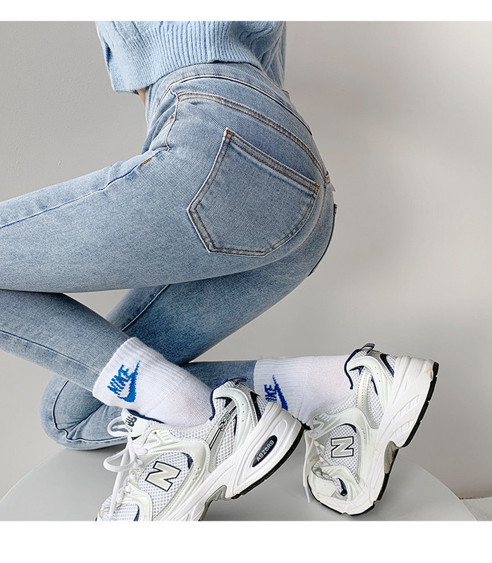 Модерни дамски вталени дънки с висока талия и копчета