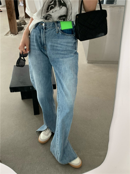 Γυναικείο τζιν φαρδύ μοντέλο σε μπλε χρώμα