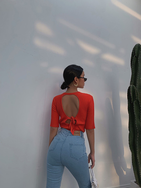 Ženske ležerne traperice s džepovima - običan model