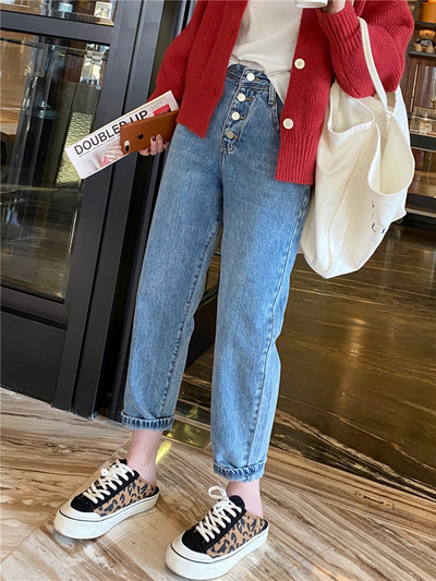 Casual γυναικεία τζιν με κουμπιά - φαρδύ μοντέλο σε μπλε χρώμα