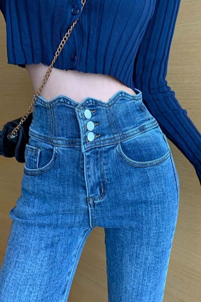 Втален модел дамски дънки с висока талия