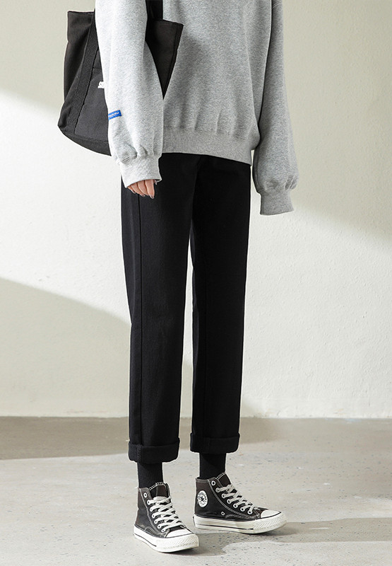 Καθημερινό ίσιο τζιν με υψηλή μέση