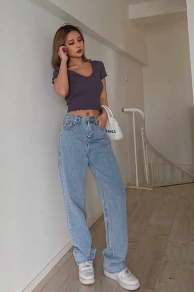 Дамски дънки широк модел с джобове и висока талия в син цвят