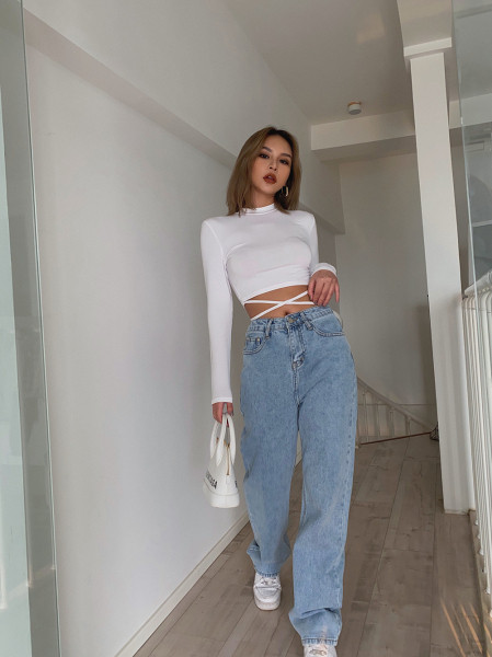 Дамски дънки широк модел с джобове и висока талия в син цвят