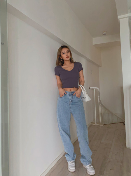 Дамски дънки широк модел с джобове и висока талия в син цвят