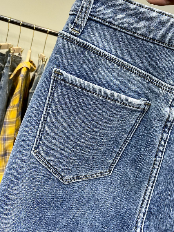 Moodsad teksad Kõrge vöökohaga õhuke mudel